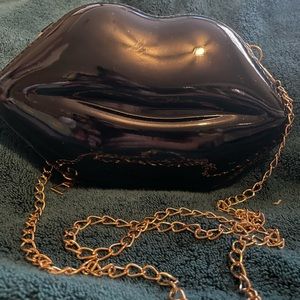 Black lip purse